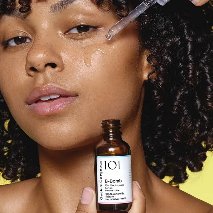 Vitamine C-Serum|Hyaluronzuurserum^Geek & Gorgeous B-Bom serum