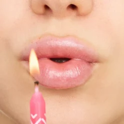 Lippen|Lipgloss^Essence Birthday Bomb shiny lipgloss