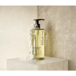 Droog Haar^Shu Uemura Gewichtloze Shampoo Hoofdhuid & Haar