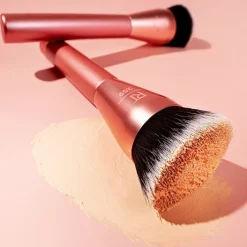 Blush Kwasten^Real Techniques Glow Round Base Brush