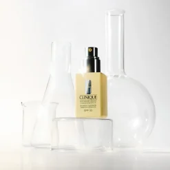 Zonnebrand|Zelfbruiners^Clinique Hydraterende lotion SPF50