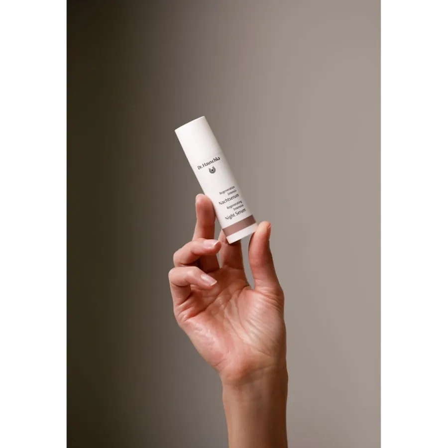 Dr. Hauschka|Annemarie Börlind^Dr. Hauschka Regeneratie Intensief Nachtserum