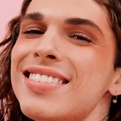 Blush^Benefit Rouge Starlaa, Rosé-brons gekleurd