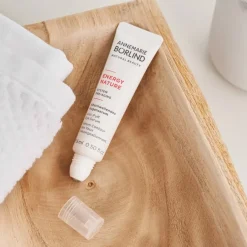 Oogserum^ANNEMARIE BÖRLIND Slinkend oogserum