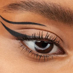 Ogen|Eyeliner^Essence Stay & Play Gel Eyeliner