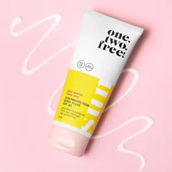 Zonnebrand^One.two.free! Sun Protection Body Fluid SPF 30