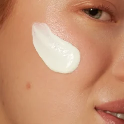 Dado Sens|Zonnebrand^DADO SENS ZONNENCRÈME SPF30, - voor de zongevoelige huid